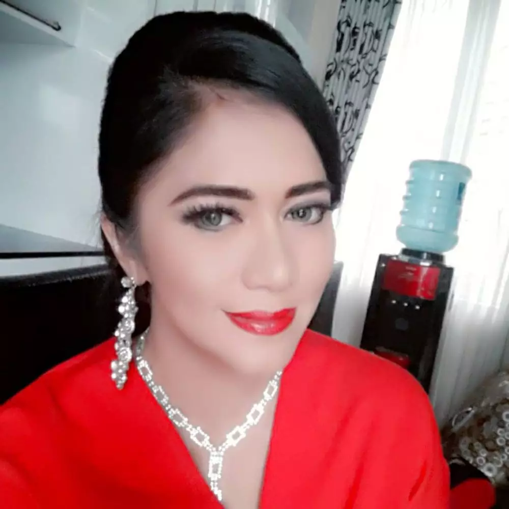 Sally Marcelina kini  Instagram 