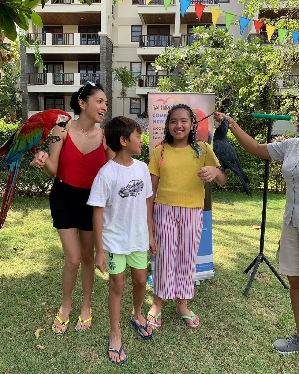 Gaya liburan Angel Karamoy © 2019 brilio.net