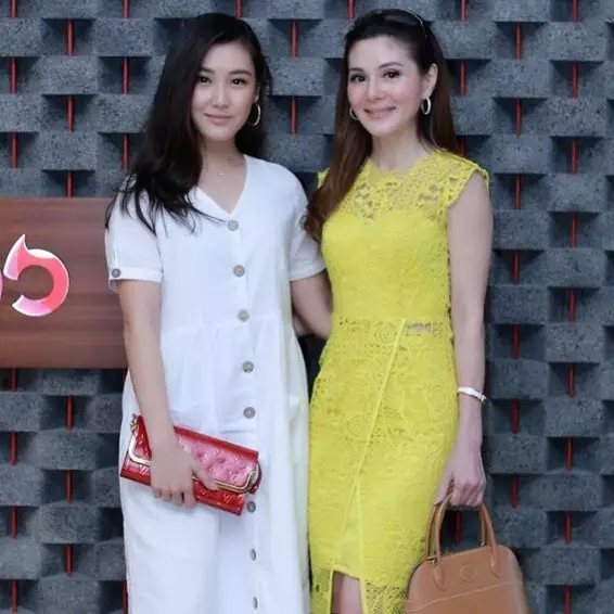 Karen dan ibu  Instagram 