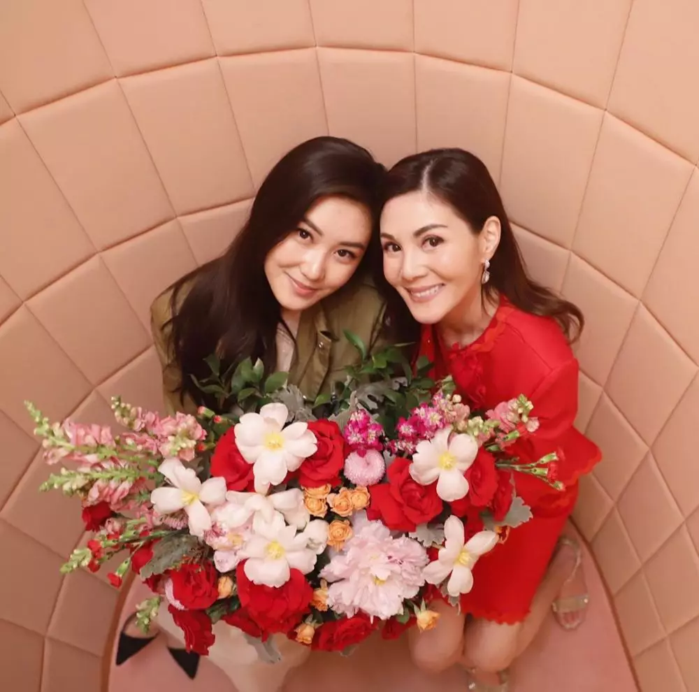 Karen dan ibu  Instagram 