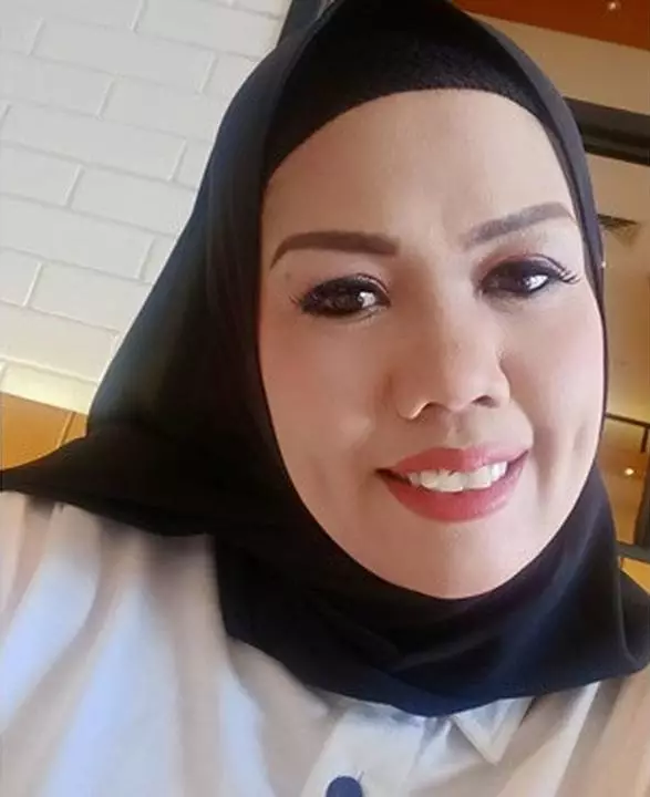 potret Elly Sugigi tanam benang © 2019 instagram.com potret Elly Sugigi tanam benang © 2019 instagram.com