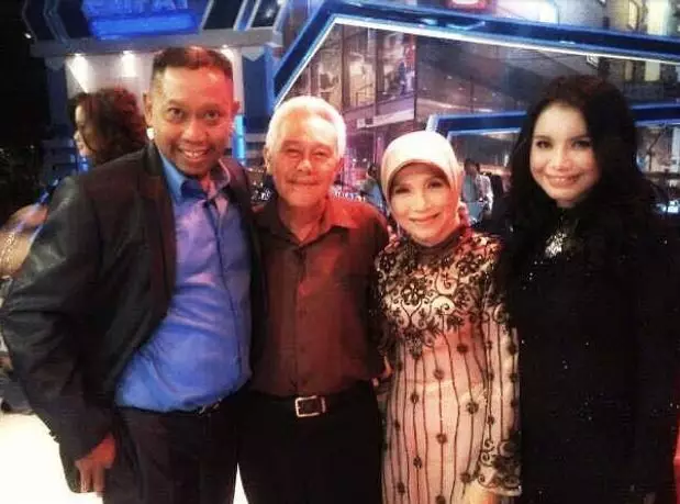 potret rossa bareng ibu  Instagram