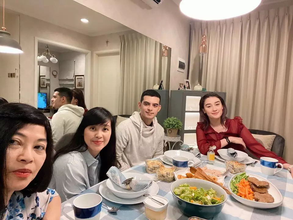 beda agama rayakan Natal © 2019 Instagram