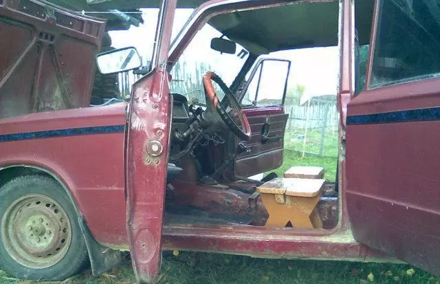 potret kursi mobil absurd © 2019 1cak.com