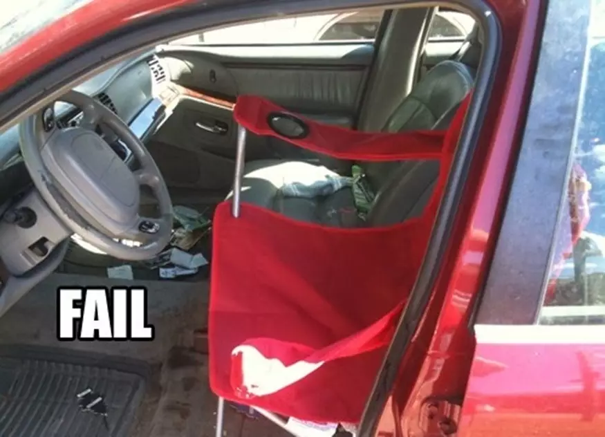 potret kursi mobil absurd © 2019 1cak.com