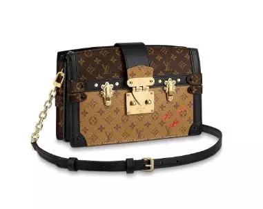 Tas Kareena Kapoor jadi sorotan © 2019 brilio.net Tas Kareena Kapoor jadi sorotan © 2019 brilio.net