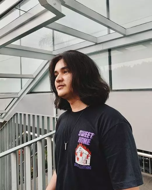 esa sigit rambut gondrong  Instagram