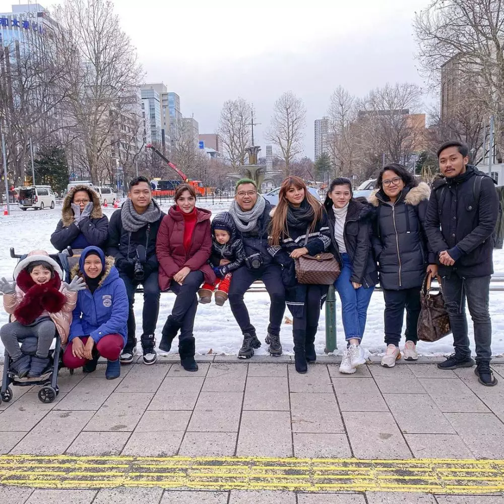seleb liburan akhir tahun ke Jepang © 2019 brilio.net