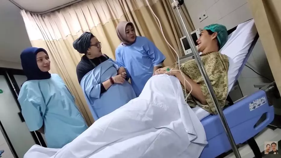 Paula anak pertama YouTube Paula anak pertama YouTube