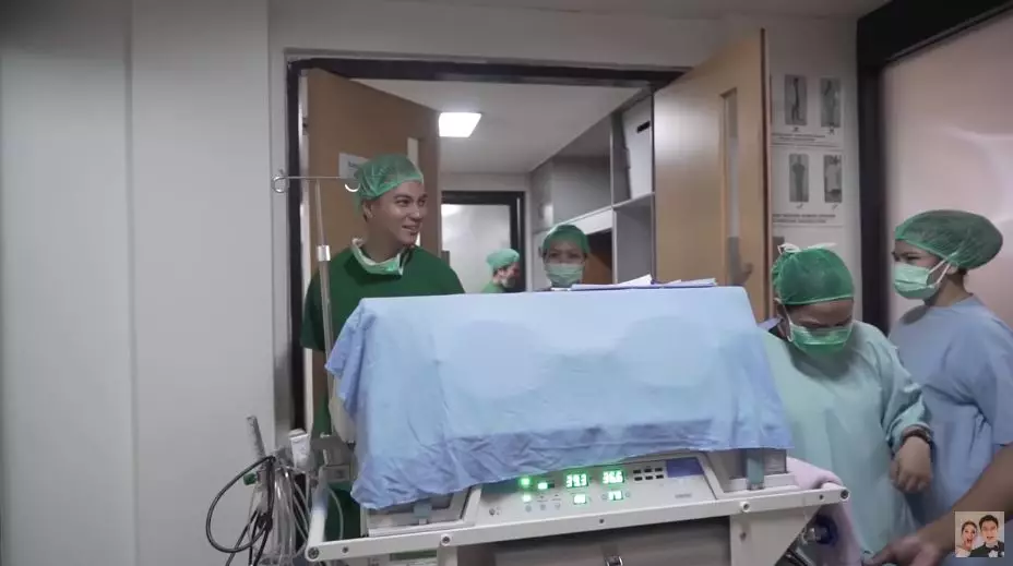 Paula anak pertama YouTube Paula anak pertama YouTube