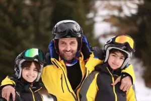 Single parent, intip 10 gaya Hrithik Roshan asuh anaknya