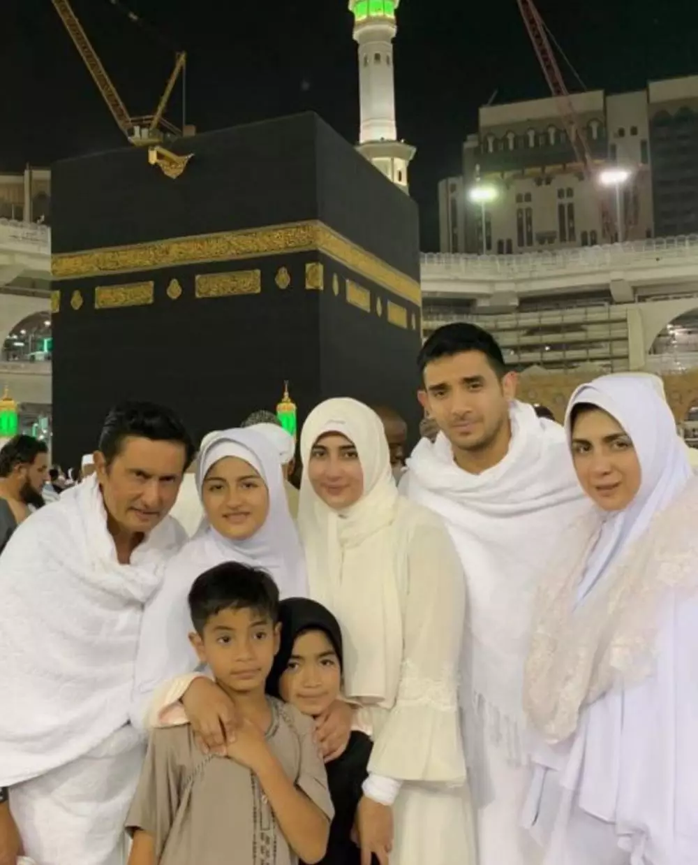 5 Momen umrah Tania Nadira dan suami instagram 