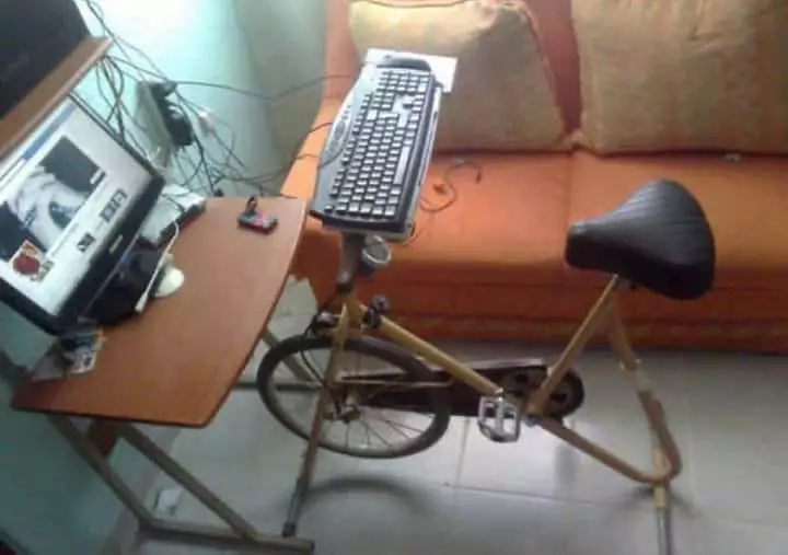 life hack nyeleneh orang mager © 2019 1cak.com