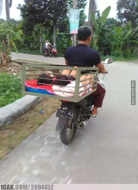 life hack nyeleneh orang mager © 2019 1cak.com