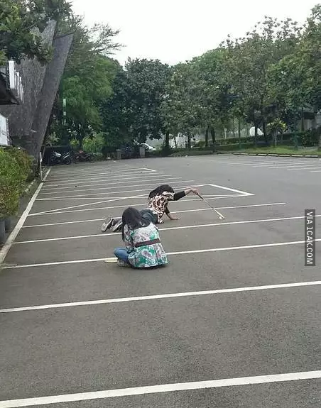 life hack nyeleneh orang mager © 2019 1cak.com