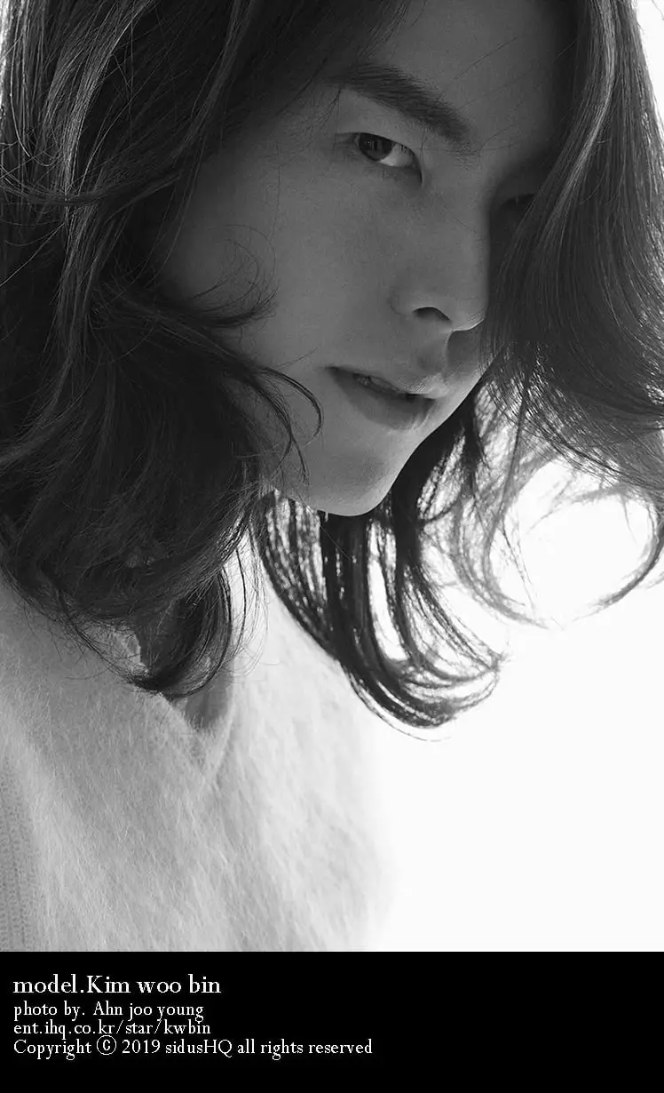 7 Pesona Kim Woo-bin comeback berambut gondrong instagram 