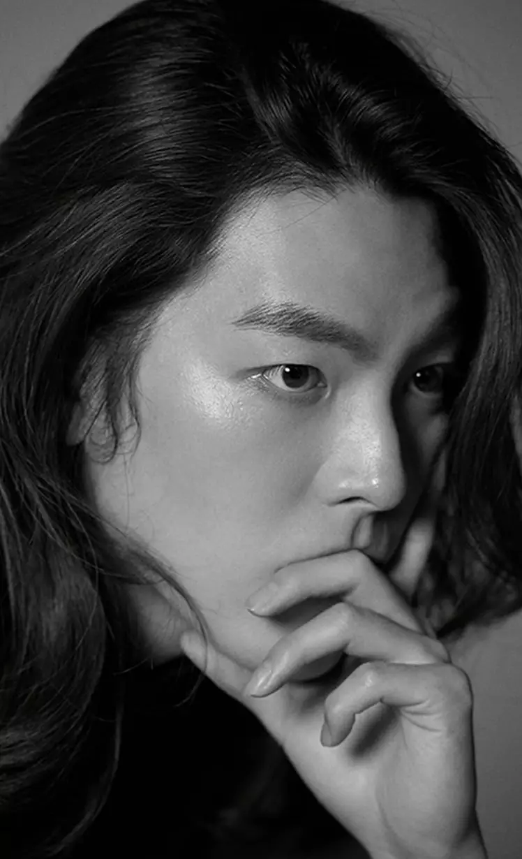 7 Pesona Kim Woo-bin comeback berambut gondrong instagram 