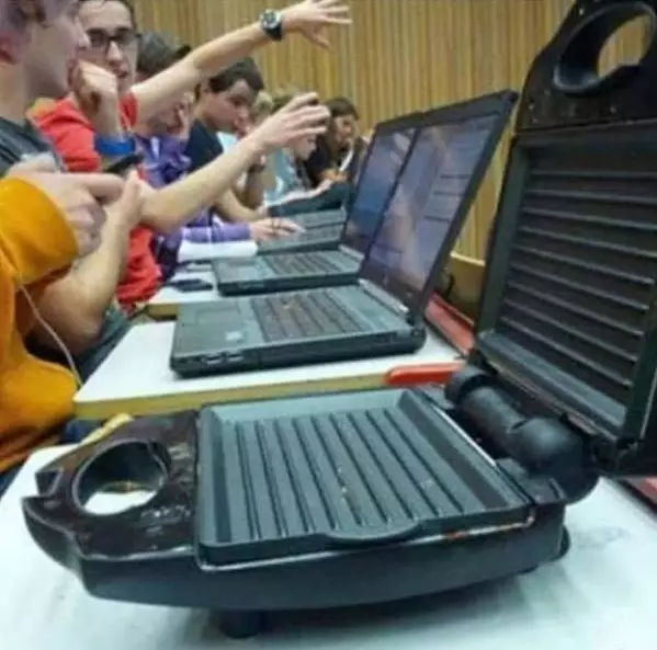 potret lucu orang numpang belajar © 2019 instagram.com