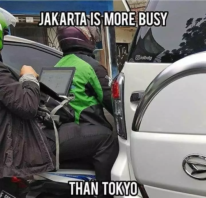 potret lucu orang numpang belajar © 2019 instagram.com