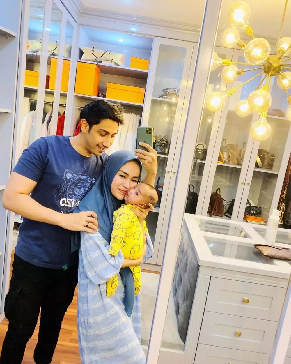 10 Potret rumah mewah Medina Zein, koleksi tasnya bikin melongo © 2019 instagram.com 10 Potret rumah mewah Medina Zein, koleksi tasnya bikin melongo © 2019 instagram.com