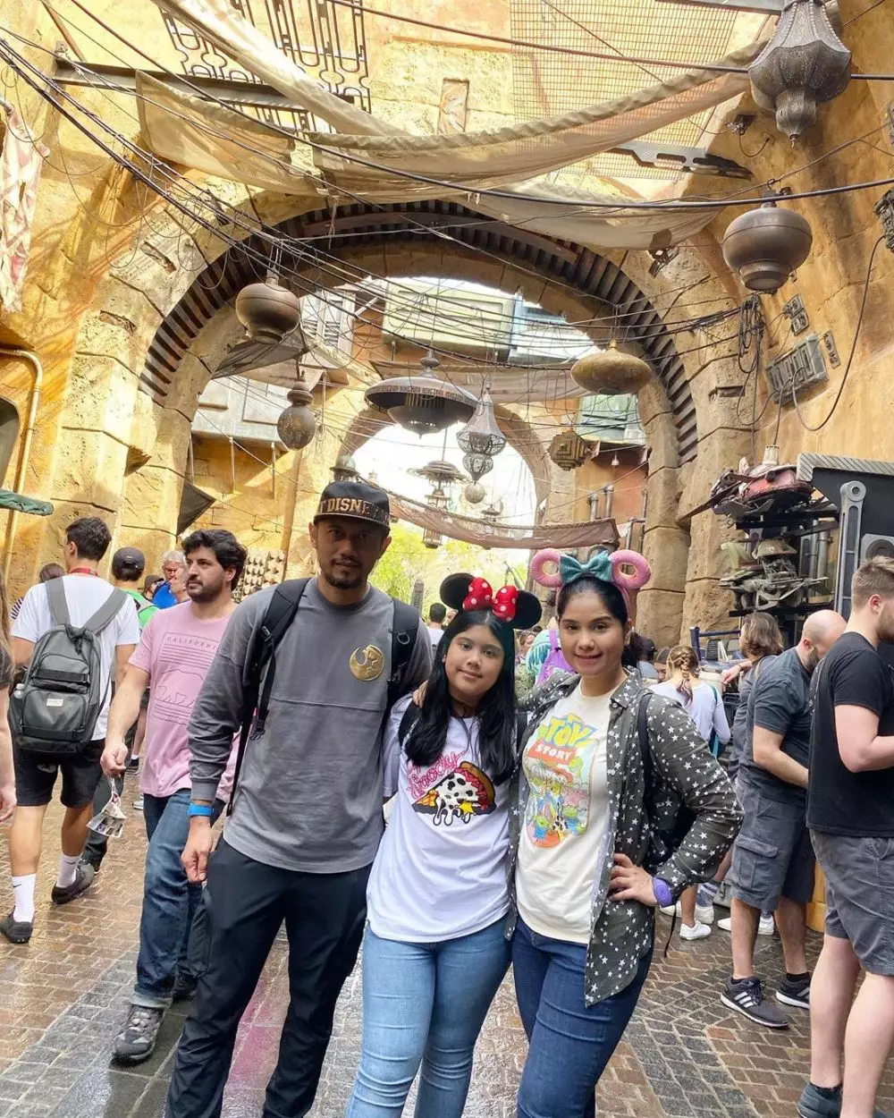 8 Momen AHY ke studio Hollywood instagram 