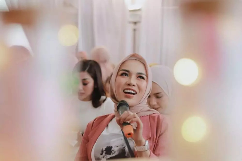 Ibra Azhari sebut kasus Medina Zein tak terkait dirinya © 2019 instagram.com Ibra Azhari sebut kasus Medina Zein tak terkait dirinya © 2019 instagram.com