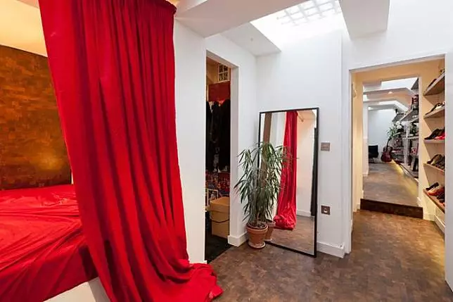 Potret toilet sebelum & sesudah Twitter  Potret toilet sebelum & sesudah Twitter