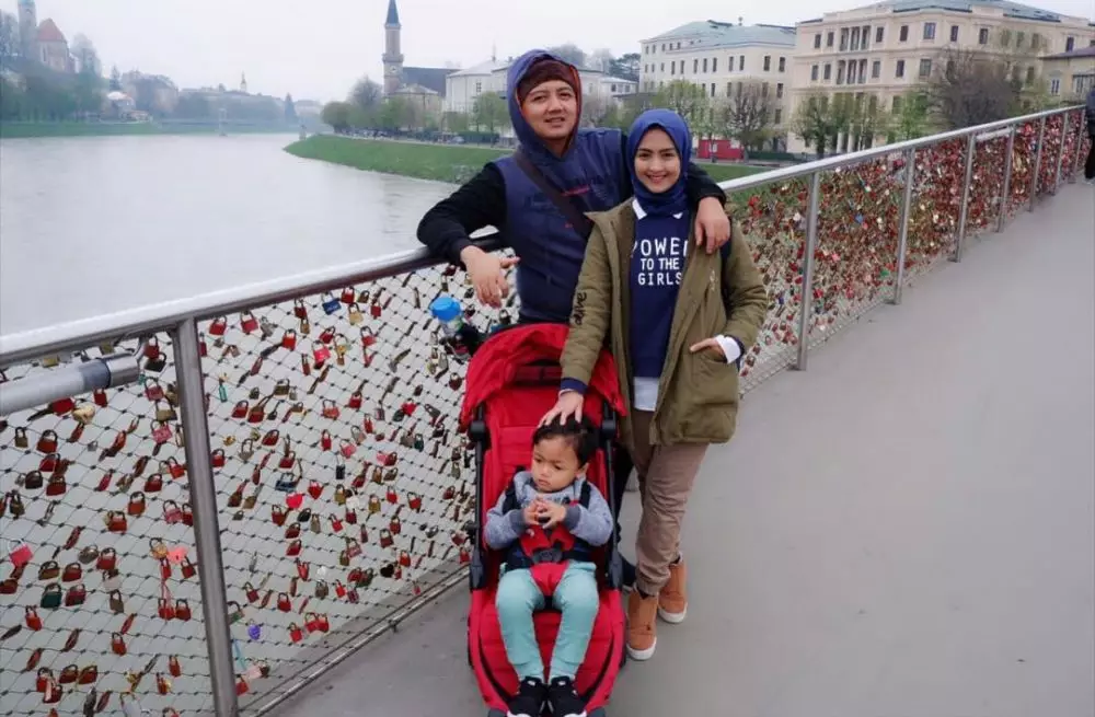 Seleb cantik pasangan dokter Instagram  Seleb cantik pasangan dokter Instagram