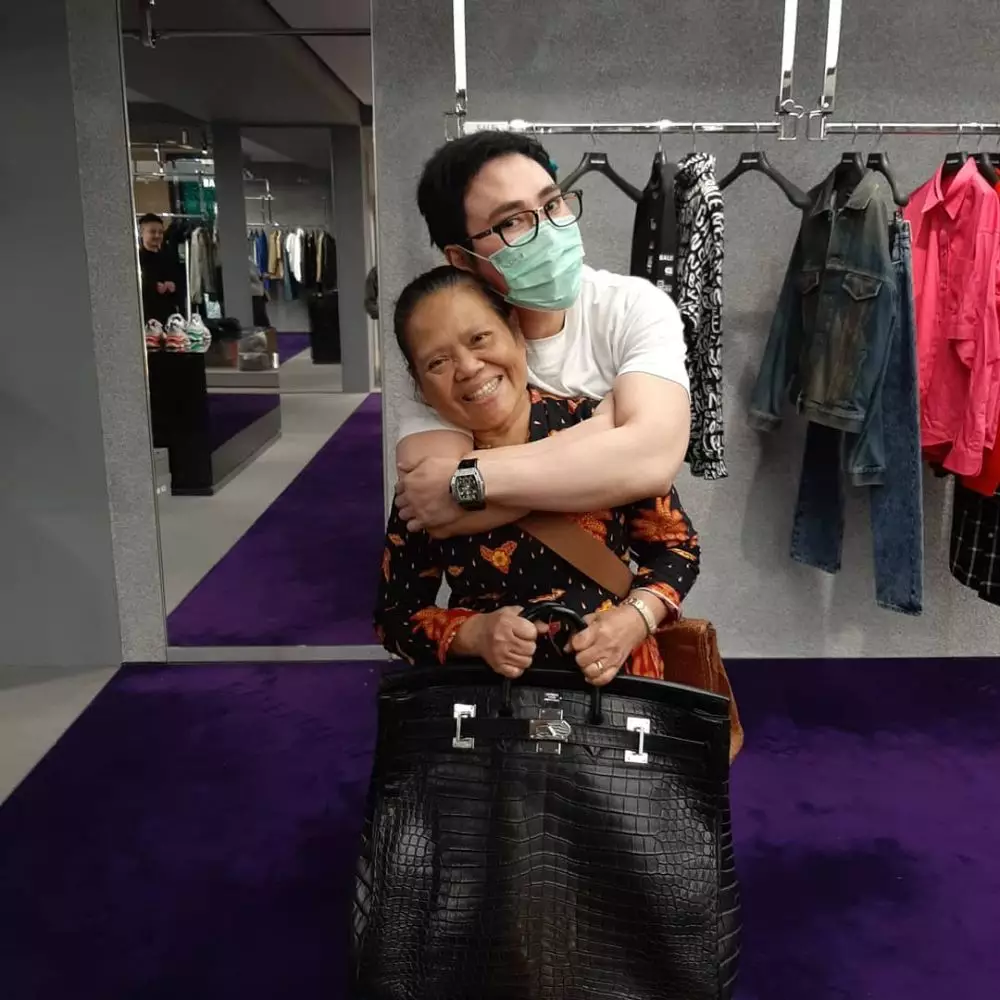 Otis Hahijary bareng ART © 2019 Instagram