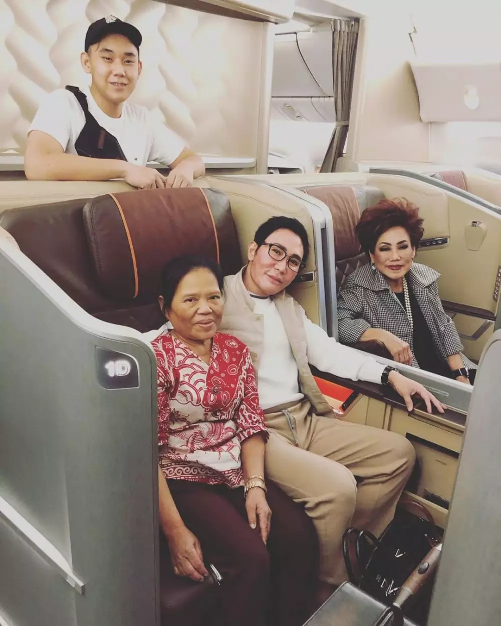 Otis Hahijary bareng ART © 2019 Instagram