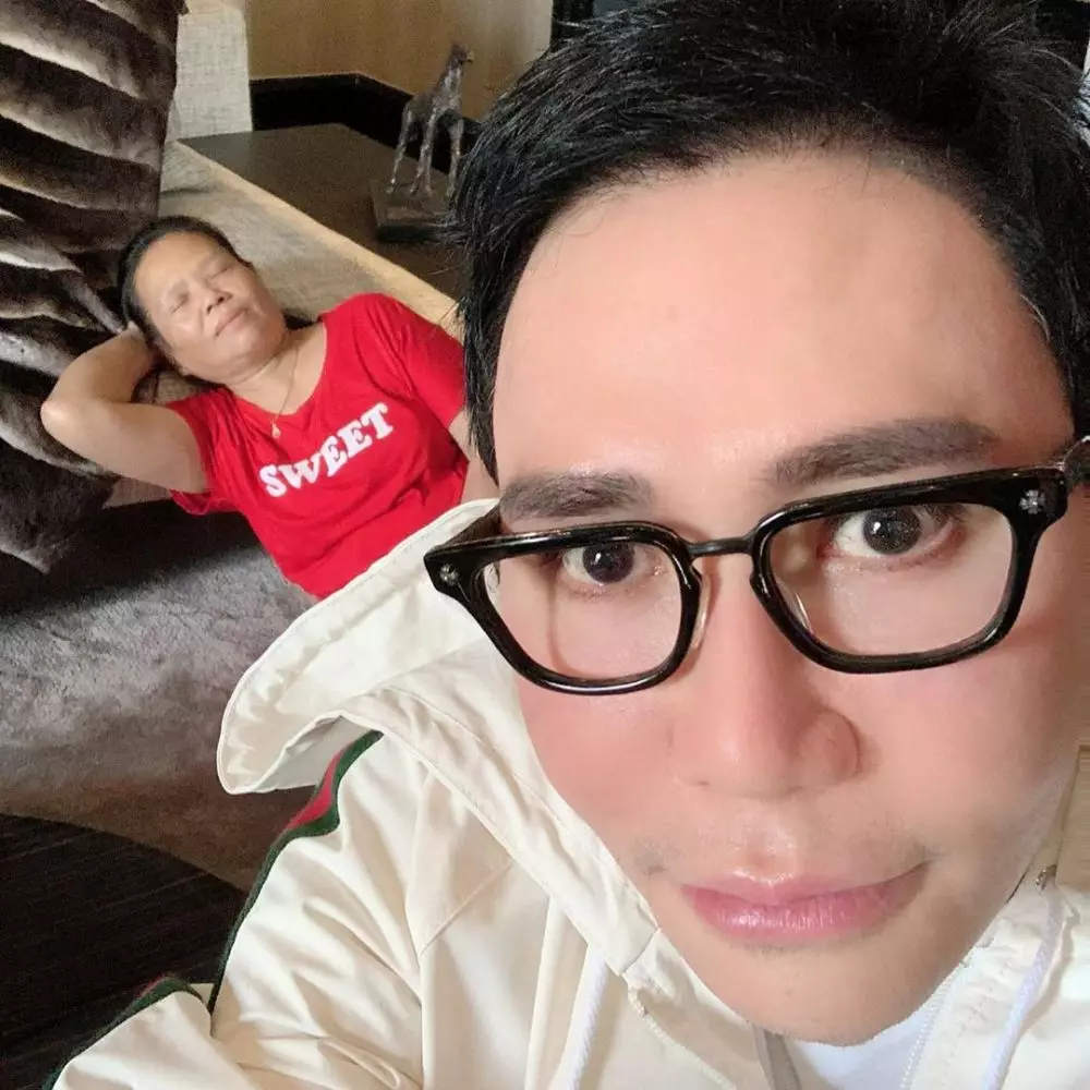 Otis Hahijary bareng ART © 2019 Instagram