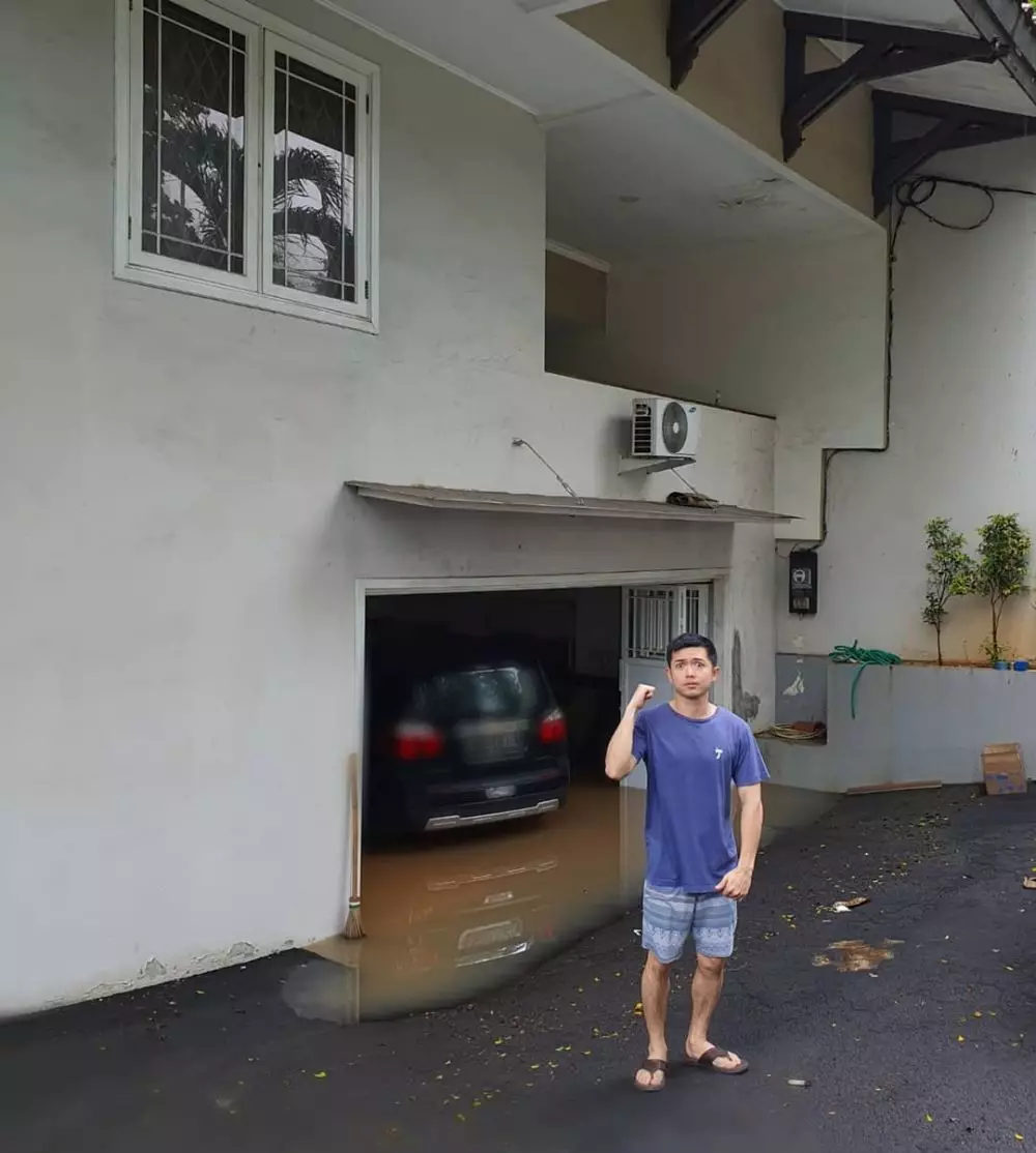 penampakan rumah seleb banjir © berbagai sumber penampakan rumah seleb banjir © berbagai sumber