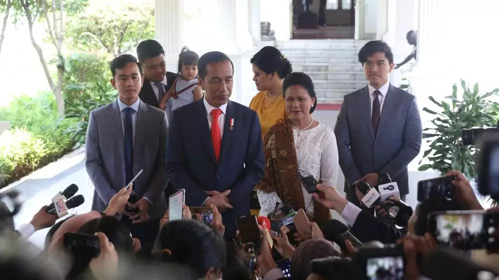 kaesang pengarep dampingi jokowi Istimewa kaesang pengarep dampingi jokowi Istimewa