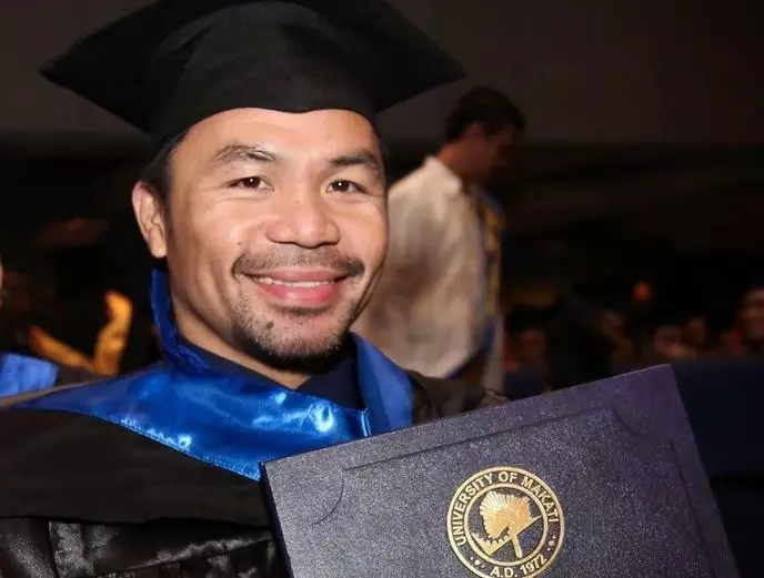 Seleb ini raih gelar sarjana di usia 40-an Instagram  Seleb ini raih gelar sarjana di usia 40-an Instagram