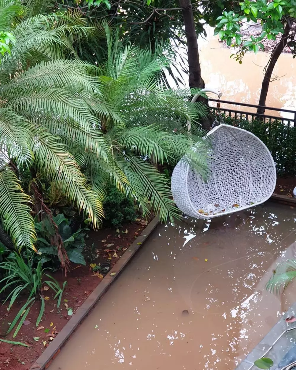 5 Potret rumah Maya Septha kebanjiran, pasrah stok ASI terendam © 2020 instagram.com 5 Potret rumah Maya Septha kebanjiran, pasrah stok ASI terendam © 2020 instagram.com