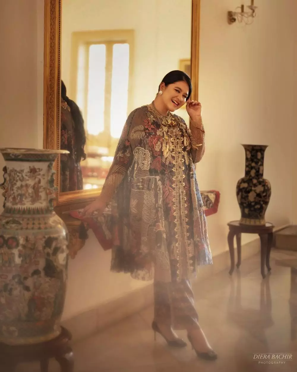 Gaya pemotretan Iriana Jokowi  Instagram 