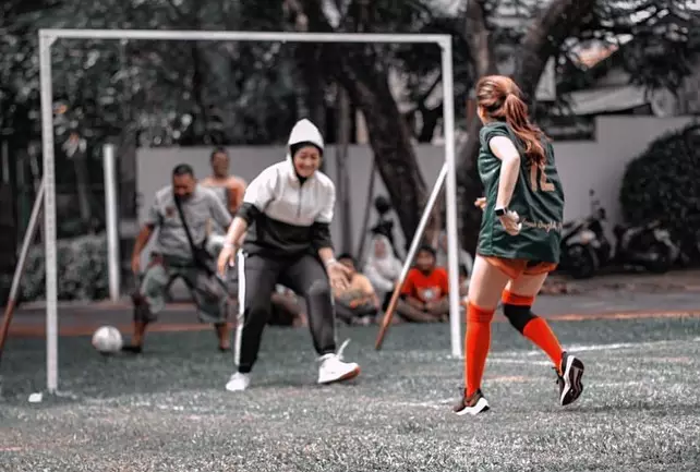 ayu ting ting sepak bola Instagram