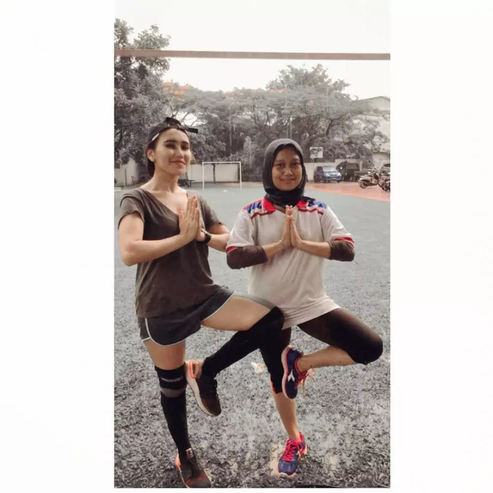 ayu ting ting sepak bola Instagram