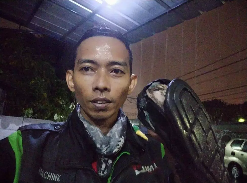 driver ojol banjir © 2020 brilio.net driver ojol banjir © 2020 brilio.net