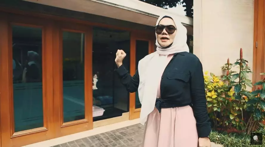 isi rumah sarita Sarita Abdul