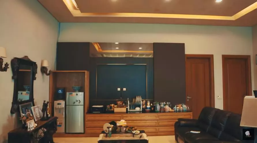 isi rumah sarita Sarita Abdul