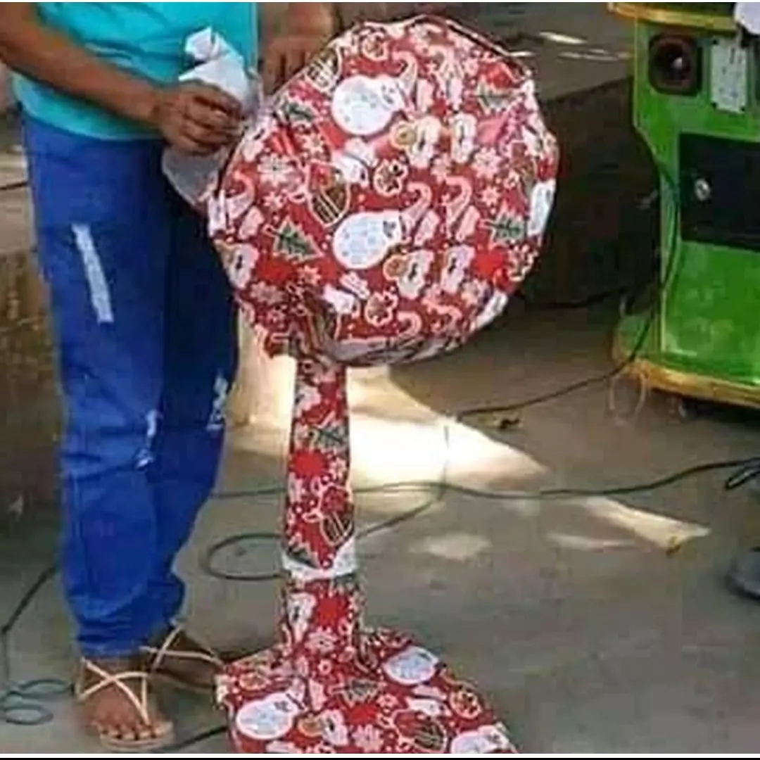 10 Potret orang dapat kado ini kocak abis, isinya tak terduga