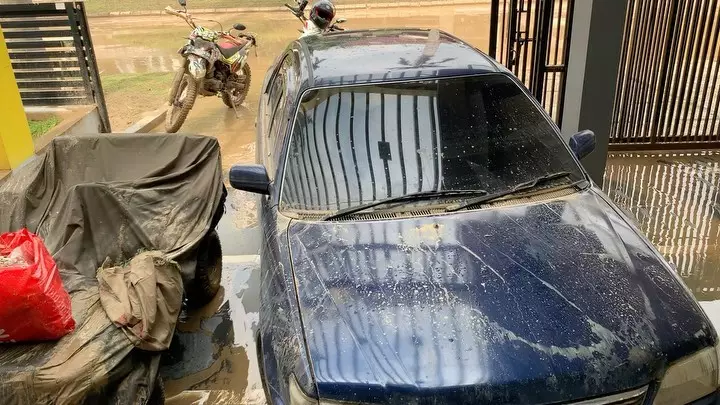 potret mobil parto sebelum sesudah banjir © Instagram/@partopatrio potret mobil parto sebelum sesudah banjir © Instagram/@partopatrio