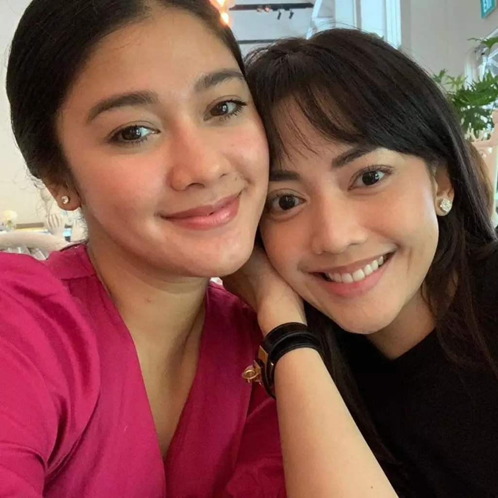 8 Momen Naysila Mirdad &amp; Ririn Dwi, sahabatan sejak ABG