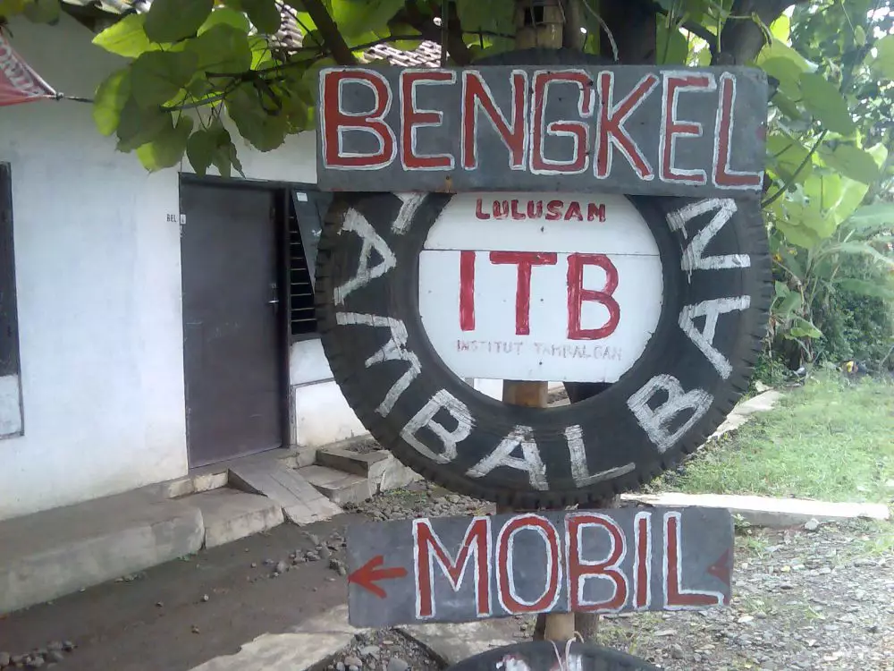 tulisan di bengkel kocak lucu ngakak © berbagai sumber