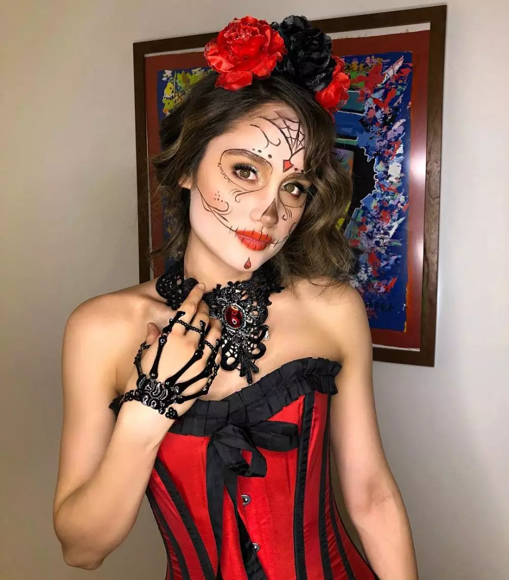 Penampilan antimainstream Cinta Laura © 2020 brilio.net Penampilan antimainstream Cinta Laura © 2020 brilio.net