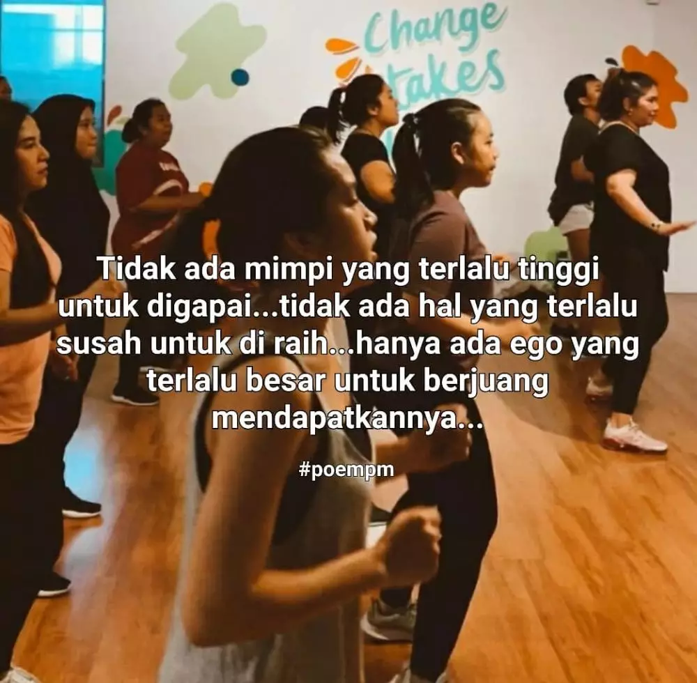 puisi karya Putri Marino yang sempat di kritik netizen © 2020 brilio.net puisi karya Putri Marino yang sempat di kritik netizen © 2020 brilio.net