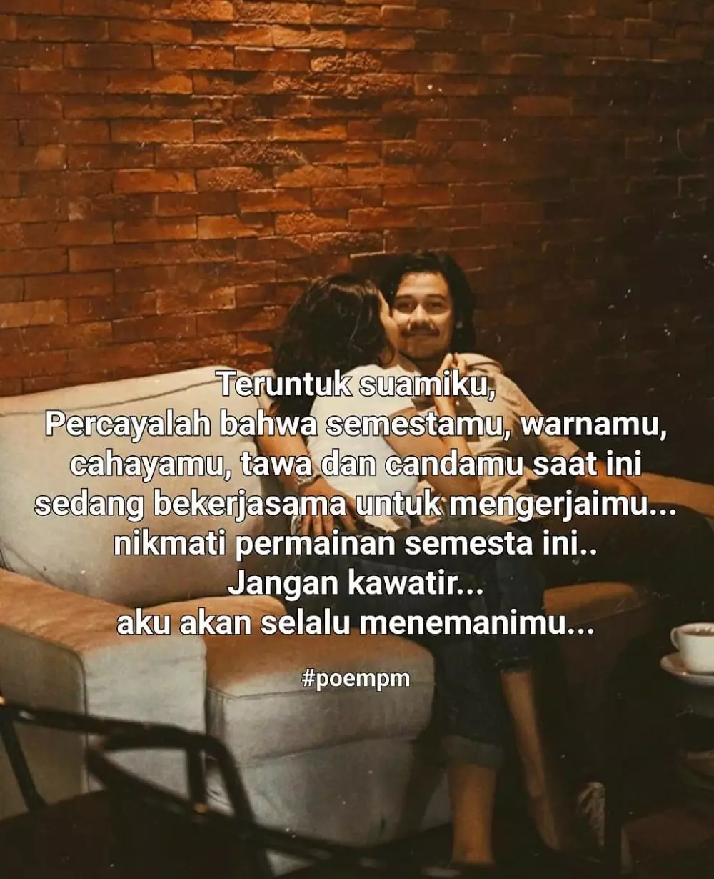 puisi karya Putri Marino yang sempat di kritik netizen © 2020 brilio.net puisi karya Putri Marino yang sempat di kritik netizen © 2020 brilio.net