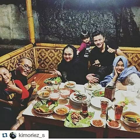 Ini 7 foto kenangan Sule bareng Lina dan anak-anak Instagram/@rizkyfbian  Ini 7 foto kenangan Sule bareng Lina dan anak-anak Instagram/@rizkyfbian