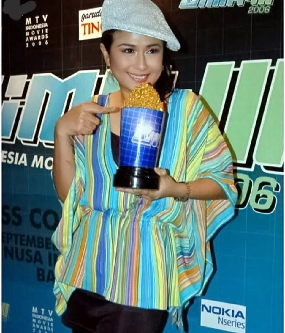 Jejak karier Ria Irawan instagram 